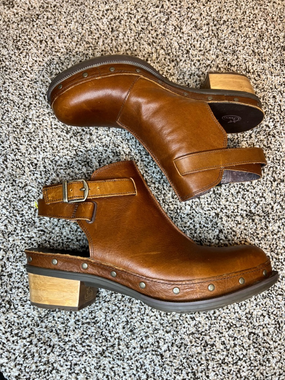 Chaco Women's Cataluna Clogs in brown leather